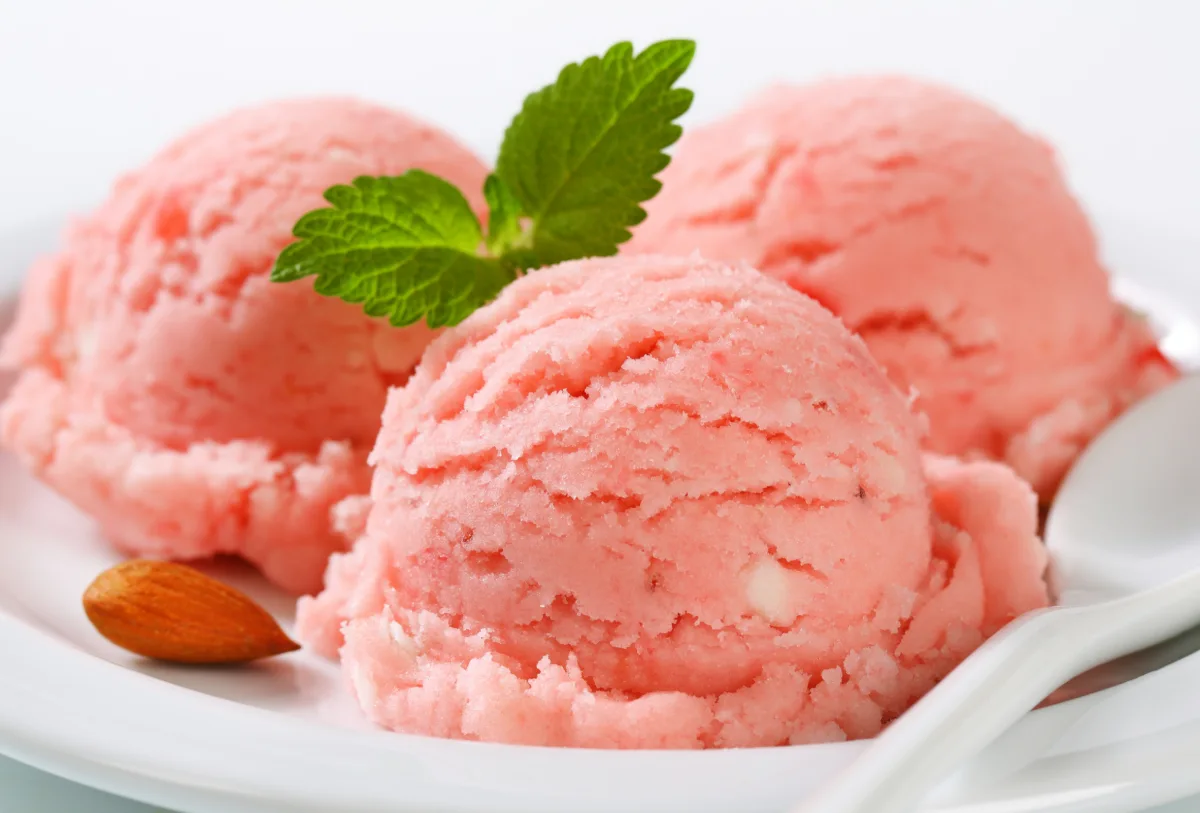 Crème Glacée à la Fraise