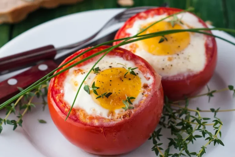 Nids de tomates aux œufs