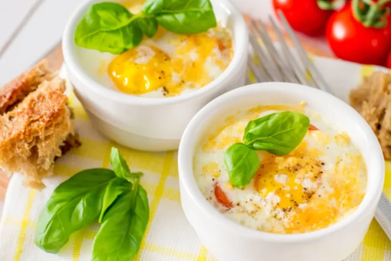 Œufs cocotte à la tomate et au chorizo